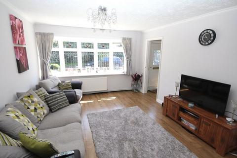3 bedroom terraced house to rent, Beal Close Welling DA16