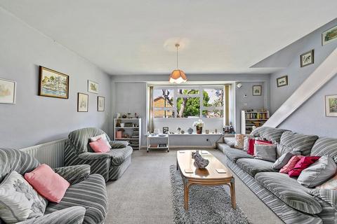 45 Mariner Gardens, Richmond, TW10 7UU
