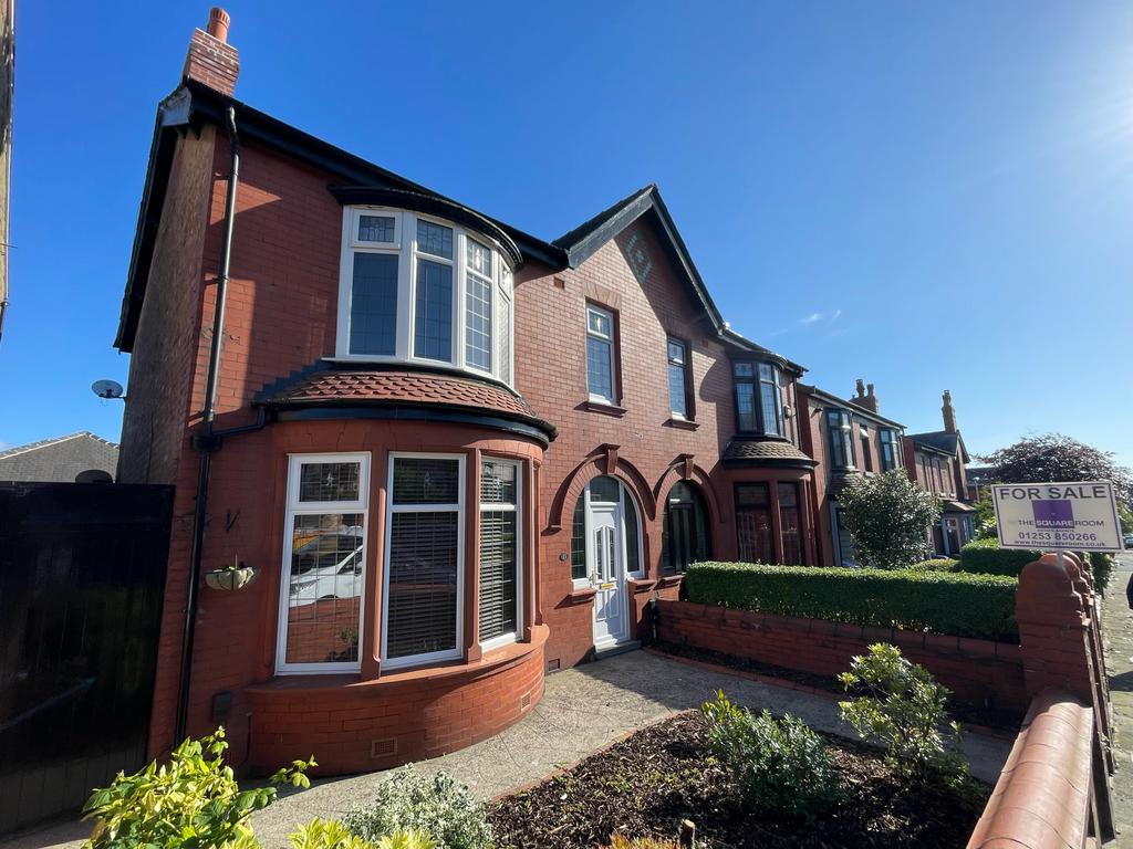 Forest Gate, Blackpool FY3 3 bed semidetached house for sale £195,000