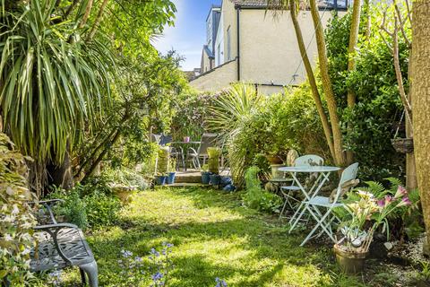 3 bedroom terraced house for sale, Knighton Park Road, Sydenham