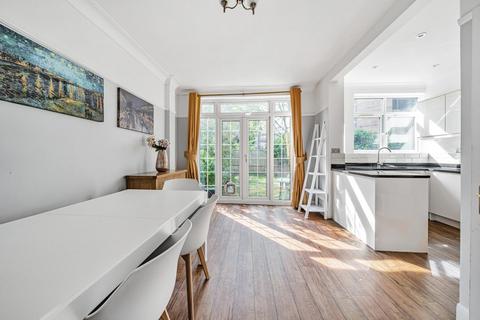 12 Priory Close, Beckenham, BR3 4DH