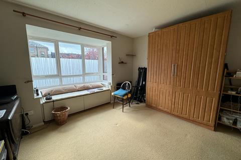 Studio for sale, Leatherhead