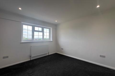 3 bedroom detached house to rent, The Vista, Langdon Shaw, Sidcup, Kent