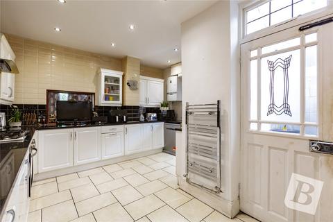 4 Havering Drive, Romford, RM1 4BB