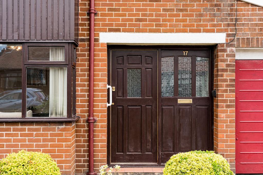 Rookery Avenue, AshtonInMakerfield... 3 bed semidetached house for