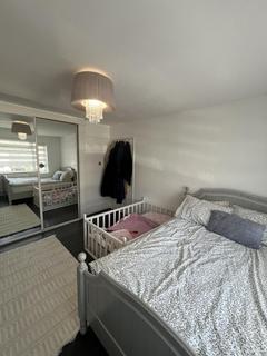 2 bedroom maisonette to rent, 2 Bedroom Garden Maisonette For Rent Enfield, EN3