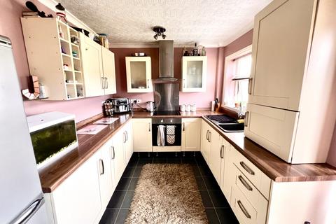3 bedroom terraced house for sale, Dowson Road, King Oswy