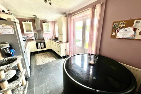 3 bedroom terraced house for sale, Dowson Road, King Oswy