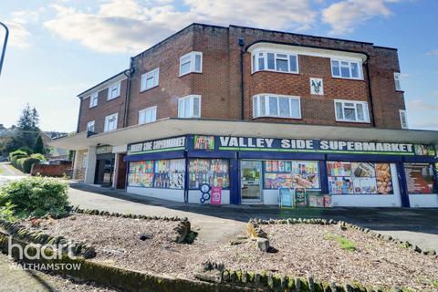 2 bedroom apartment for sale, Valley Side Parade, Chingford