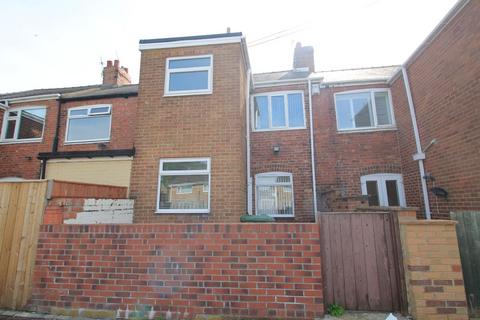 2 bedroom terraced house to rent, The Parade, Washington