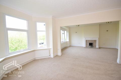 4 bedroom flat for sale, St Pauls Avenue, Fairhaven