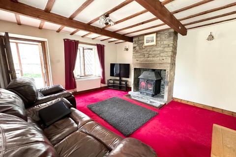 2 bedroom semi-detached house to rent, Oldfield, Honley, Holmfirth, West Yorkshire, HD9