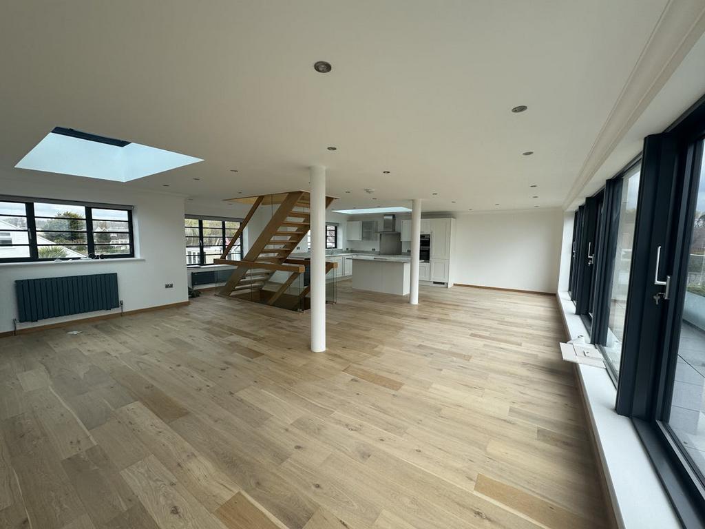 Lounge/Kitchen