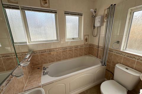 24 Nant Eirin, Tonyrefail, Porth, CF39 8DP