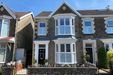 3 bedroom end of terrace house for sale, Harle Street, Neath, Neath Port Talbot.