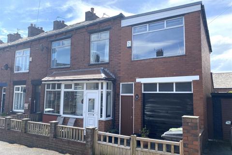 Royton - 5 bedroom end of terrace house for sale