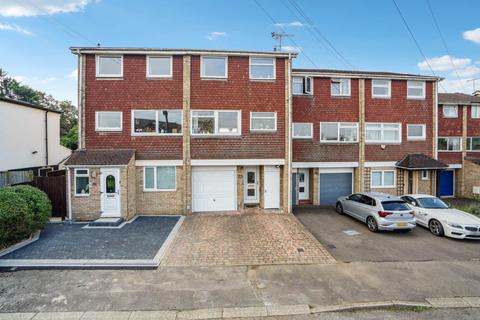 4 bedroom terraced house for sale, Bushey Grove Road, Bushey