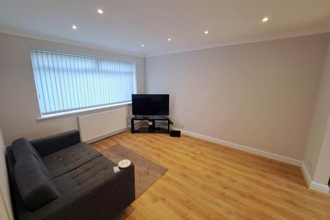 3 bedroom semi-detached house to rent, Hawthorn Drive, Eccleston