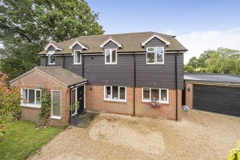4 bedroom detached house for sale, Beaver Close, Chichester, PO19