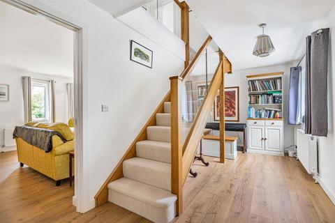 6 Beaver Close, Chichester, PO19 3QU