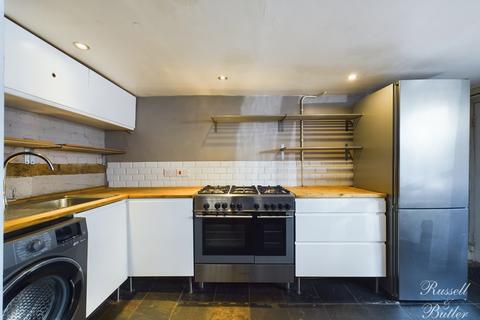 10 Bristle Hill, Buckingham, MK18 1EZ
