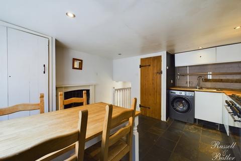10 Bristle Hill, Buckingham, MK18 1EZ