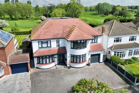 5 bedroom detached house for sale, Wyatts Drive, Thorpe Bay, SS1