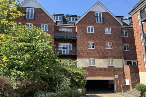 2 bedroom flat to rent, London Road, Camberley