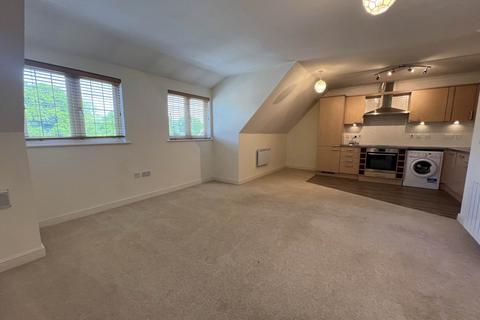 2 bedroom flat to rent, London Road, Camberley