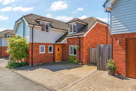4 bedroom detached house for sale, Pear Tree Close, Alresford, Hampshire, SO24