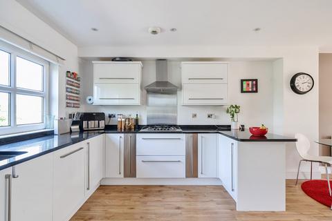 23 Glenmere Row, London, SE12 8RH