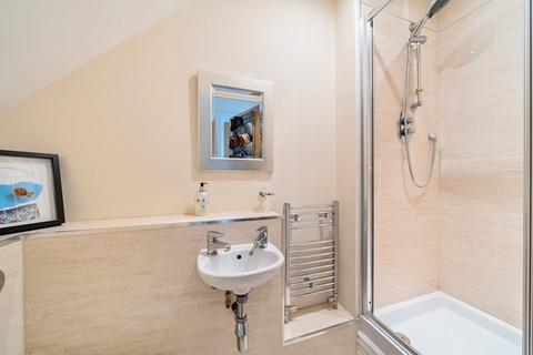 23 Glenmere Row, London, SE12 8RH