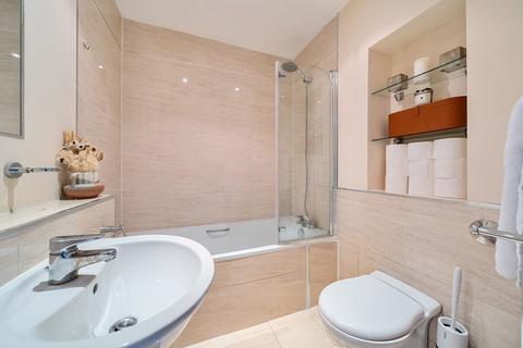 23 Glenmere Row, London, SE12 8RH
