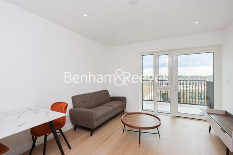 1 bedroom apartment to rent, Parrs Way, Hammersmith W6