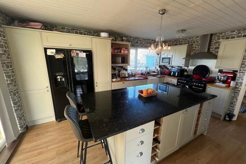 4 bedroom detached house for sale, Llanwern Estate, Gilfachrheda, New Quay, SA45