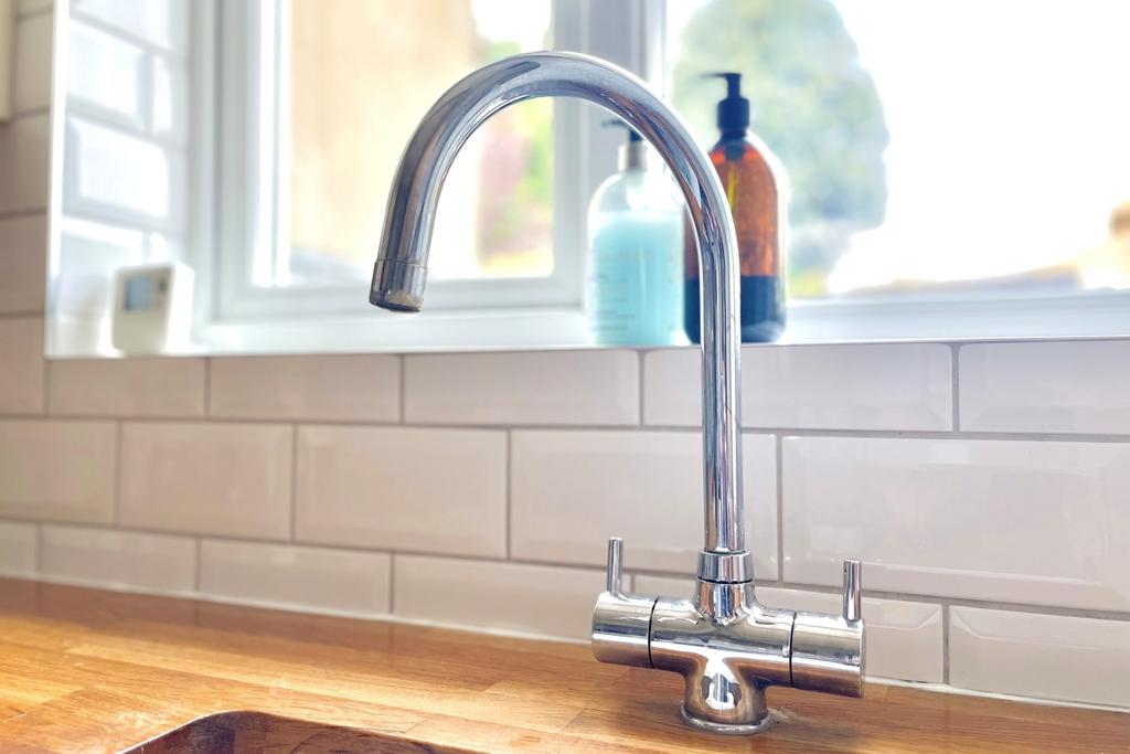 15 Crown St Kitchen Tap