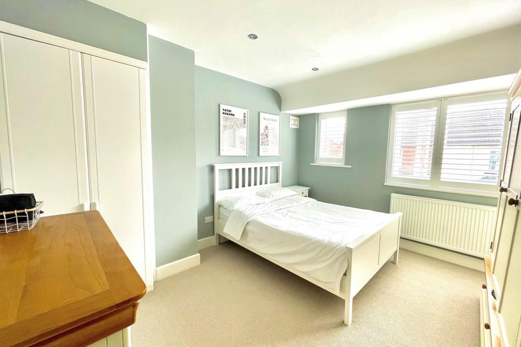 15 Crown St Bed 2
