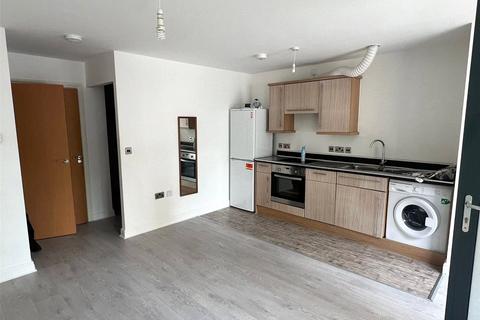Flat to rent, 7 Charcot Rd, London NW9