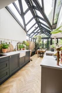 76 Median Road, London, E5 0PN