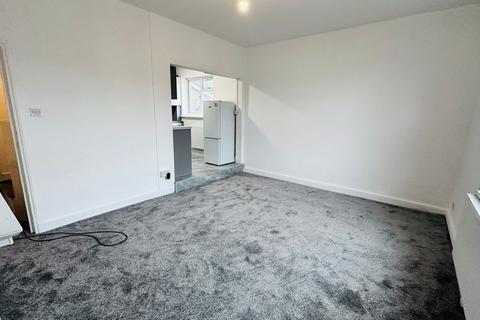 2 bedroom maisonette to rent, Claremont Road, Harrow HA3