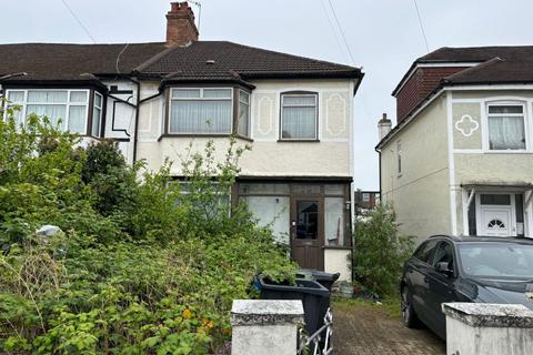 3 bedroom end of terrace house for sale, 6 Osterley Gardens, Thornton Heath, Surrey, CR7 8DH