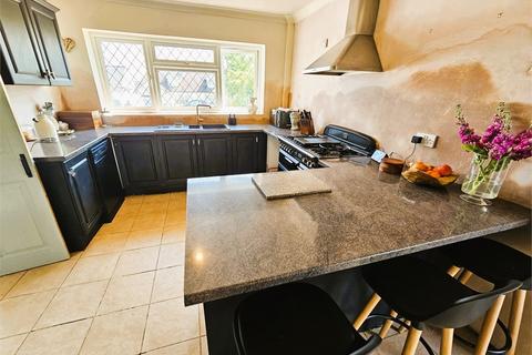 3 bedroom semi-detached house for sale, Mount Pleasant Road, South Woodham Ferrers, South Woodham Ferrers,