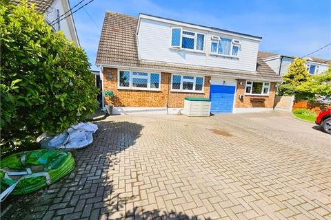 3 bedroom semi-detached house for sale, Mount Pleasant Road, South Woodham Ferrers, South Woodham Ferrers,