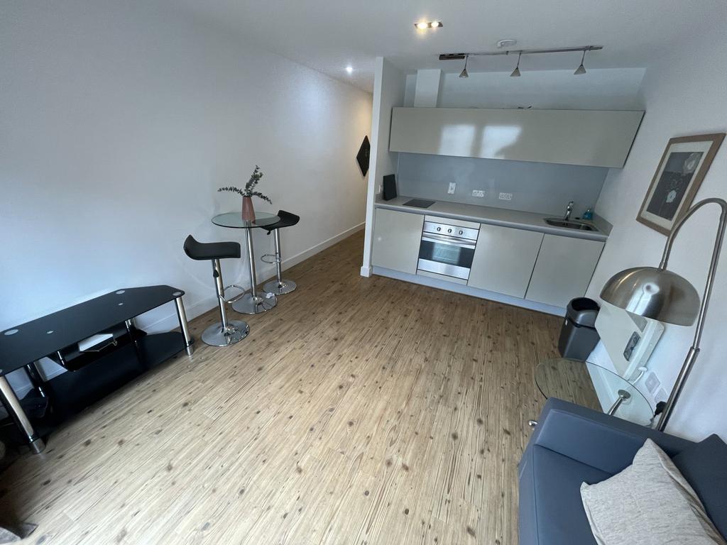 Apartment in Birmingham, Jewellery Quarter - View 2