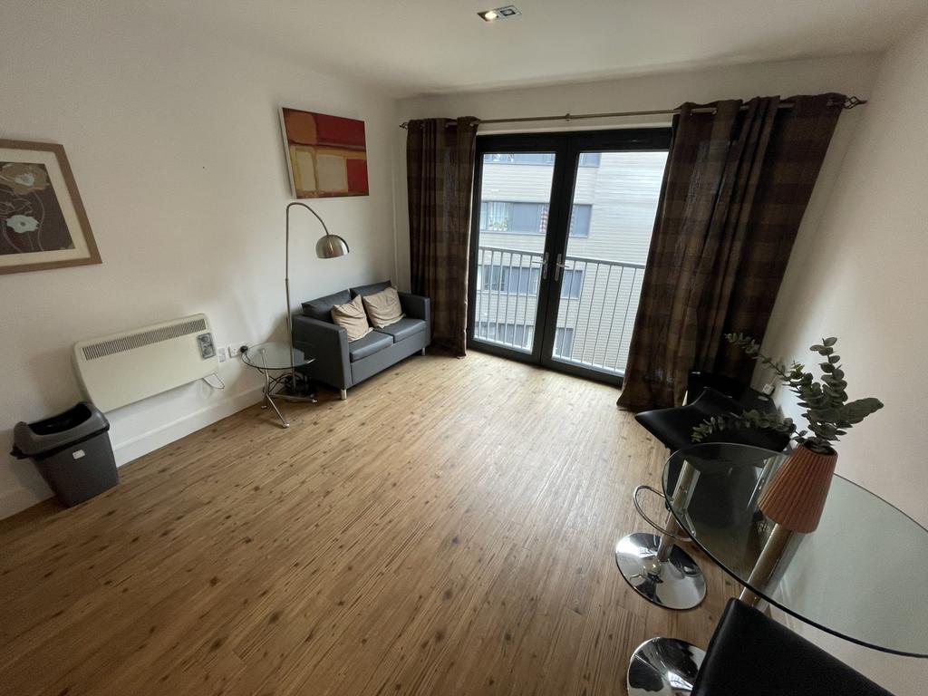 Apartment in Birmingham, Jewellery Quarter - View 3