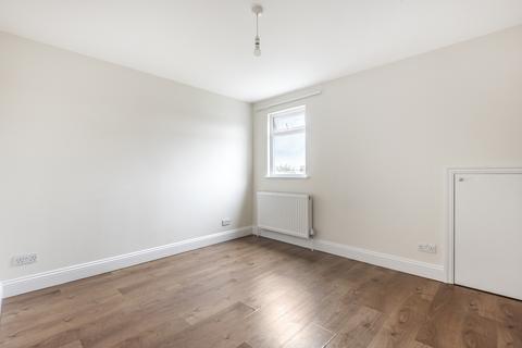 4 bedroom flat to rent, Chisholm Road Croydon CR0