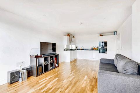 2 bedroom house to rent, Leven Road, London E14