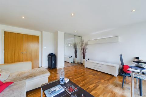 1 bedroom flat for sale, Arnhem Place, London E14