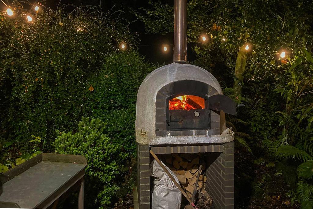 Pizza Oven