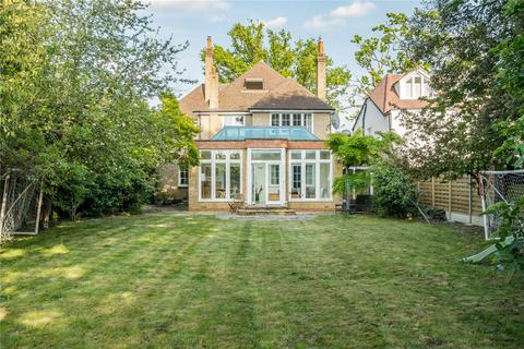 189 Ember Lane, East Molesey, KT8 0BU